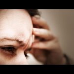 Болит над глазом, причины и способы лечения - YouTube