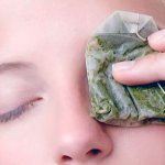 чайные пакетики на глазах