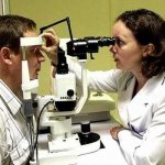 How to provide first aid for an eye injury