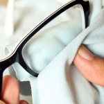 How to clean glasses without streaks