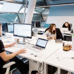 офис сотрудники и рабочий процесс