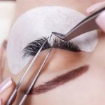 процесс наращивания ресниц