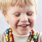 Ребёнок часто моргает глазами: признаки патологии и рекомендации при лечении