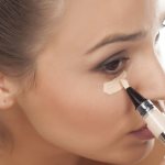 Техника макияжа для маскировки кругов под глазами